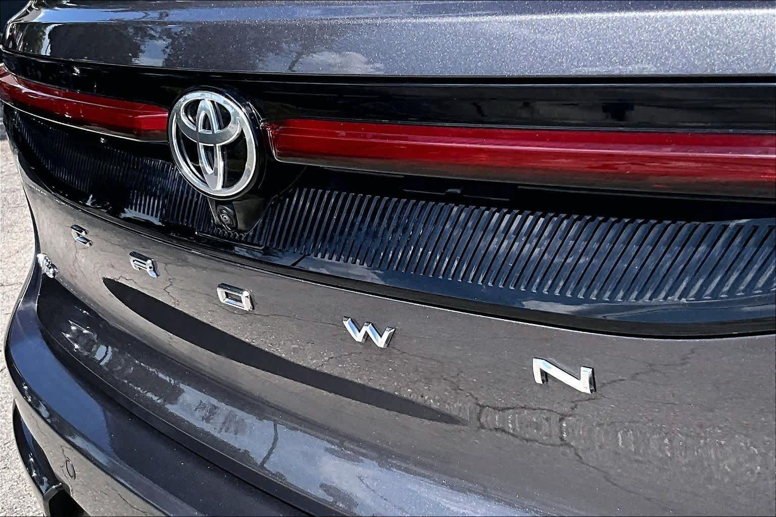Used 2023 Toyota Crown AWD/4WD image 10