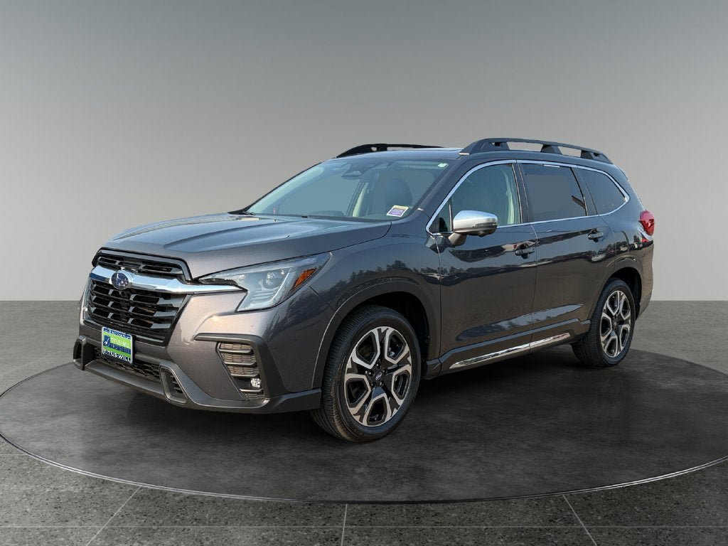 Used 2023 Subaru Ascent Limited w/ Technology Package AWD/4WD image 4