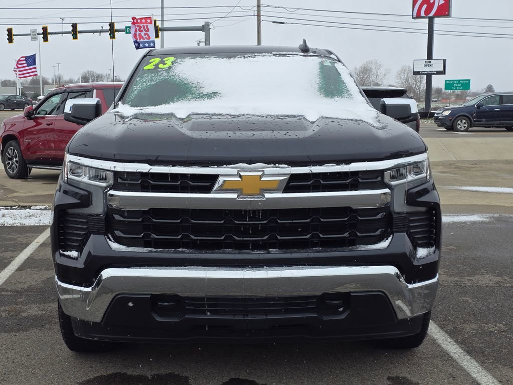 Used 2023 Chevrolet Silverado 1500 LT image 2