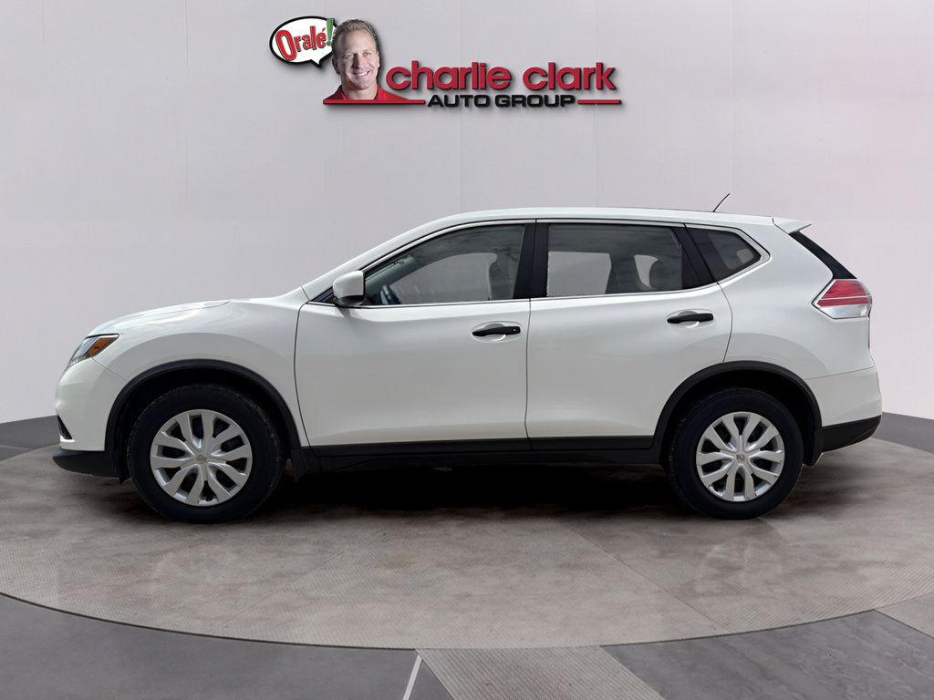 Used 2016 Nissan Rogue S FWD image 2