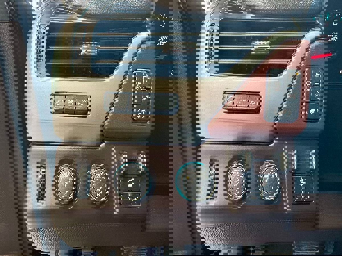 Used 2018 Chevrolet Tahoe Premier image 34