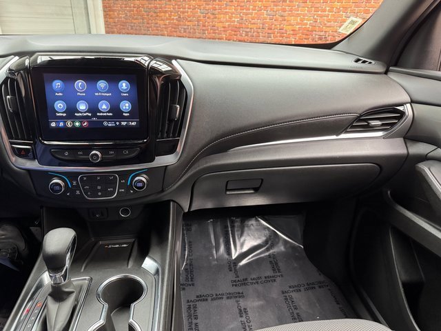 Used 2022 Chevrolet Traverse LT image 17