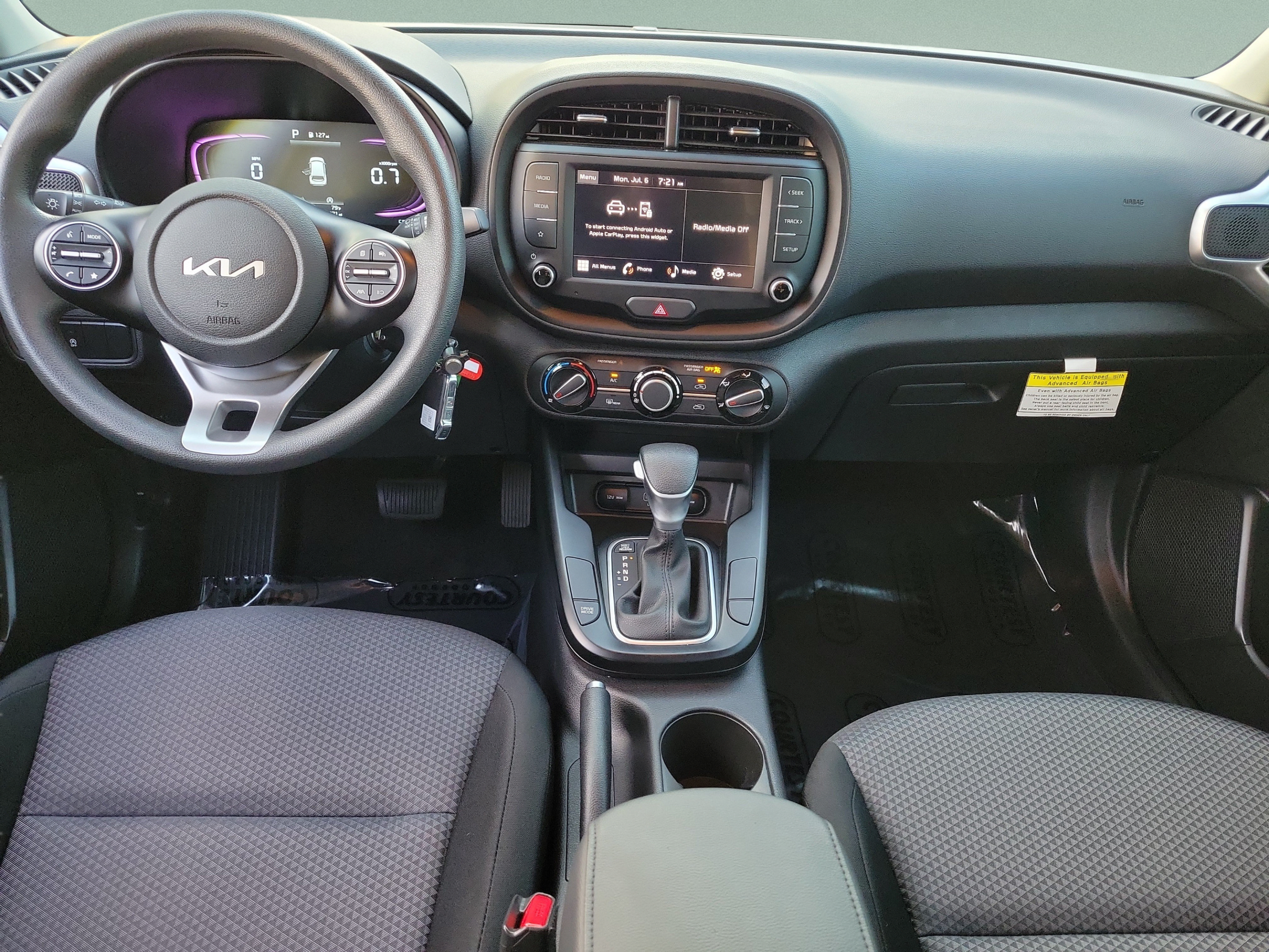 Certified 2025 Kia Soul LX w/ LX Technology Package FWD image 10