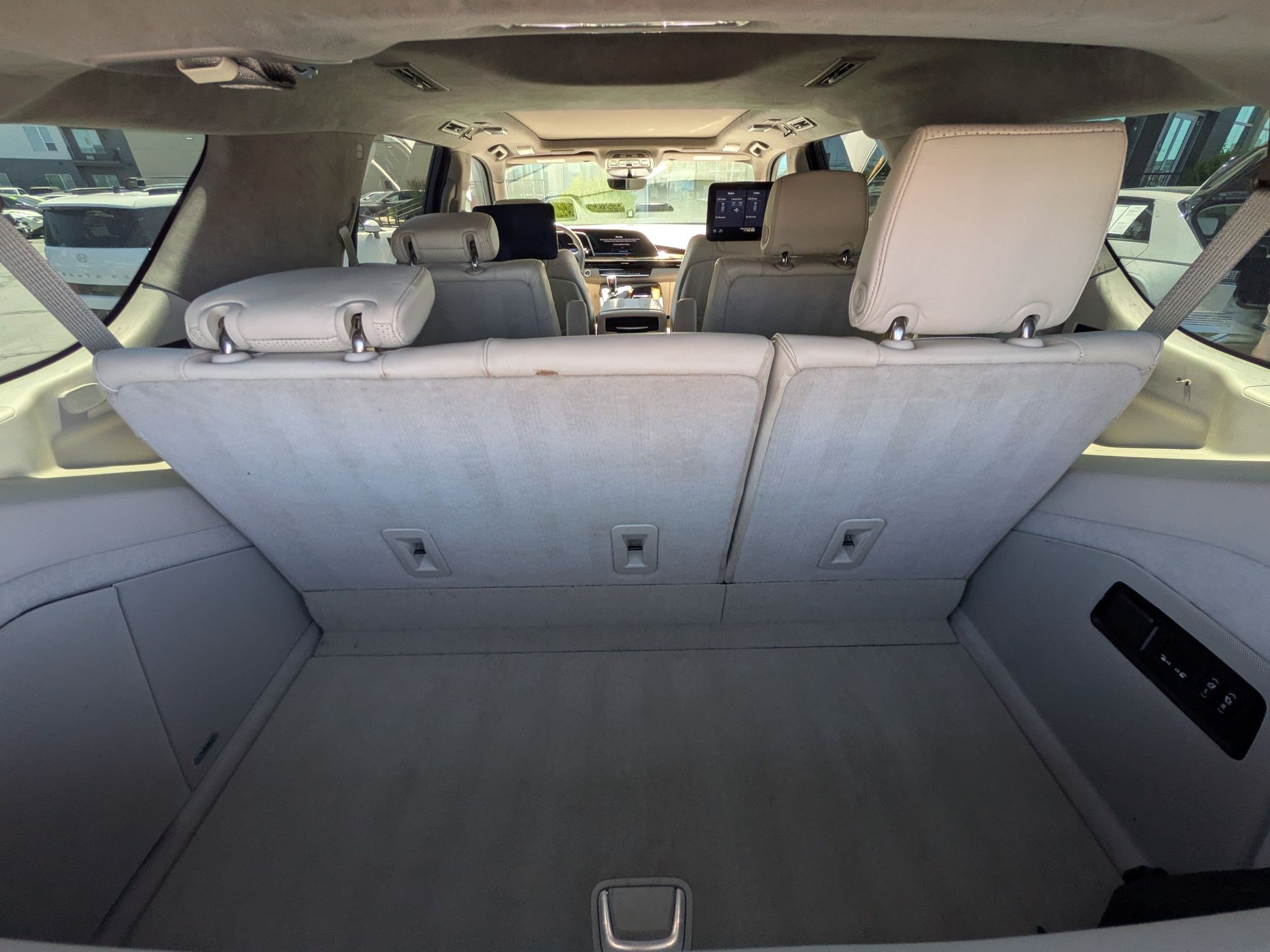 Used 2021 Cadillac Escalade Premium Luxury Platinum AWD/4WD image 31