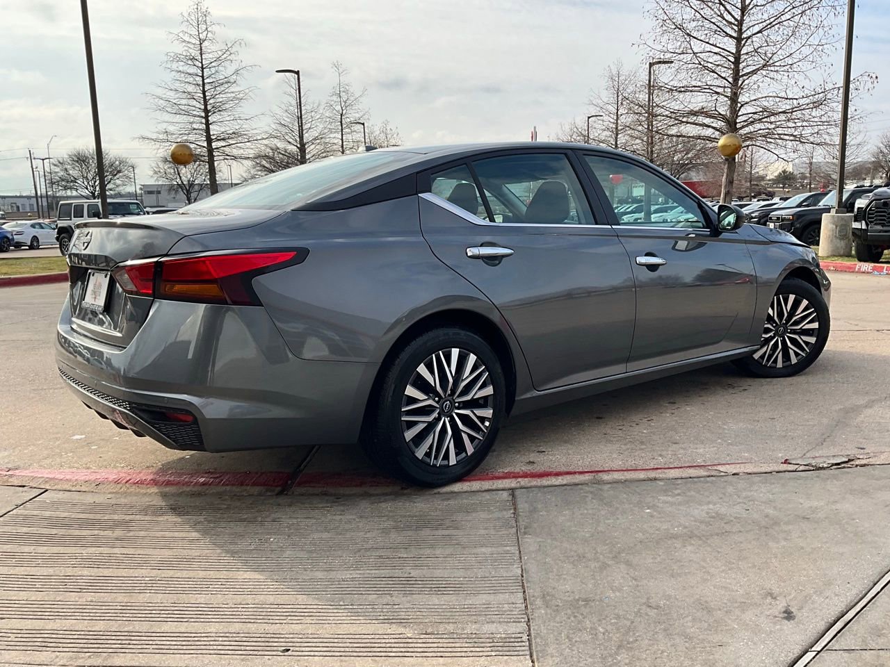 Used 2025 Nissan Altima 2.5 SV image 6