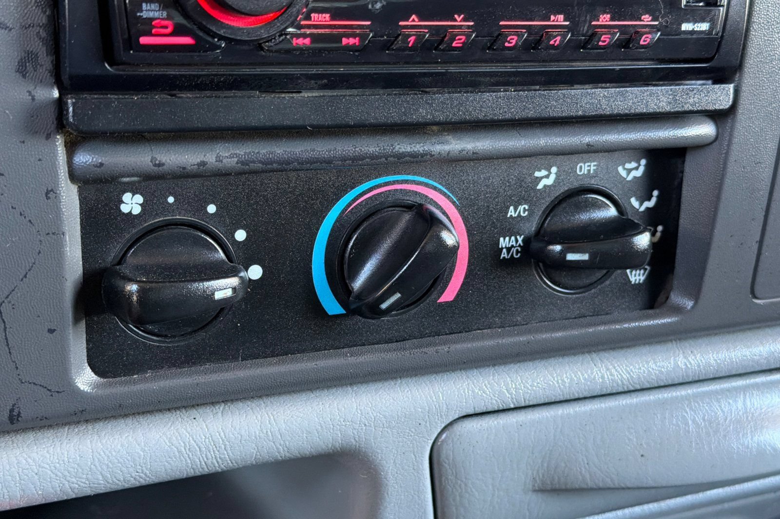 Used 2002 Ford F250 XLT AWD/4WD image 19