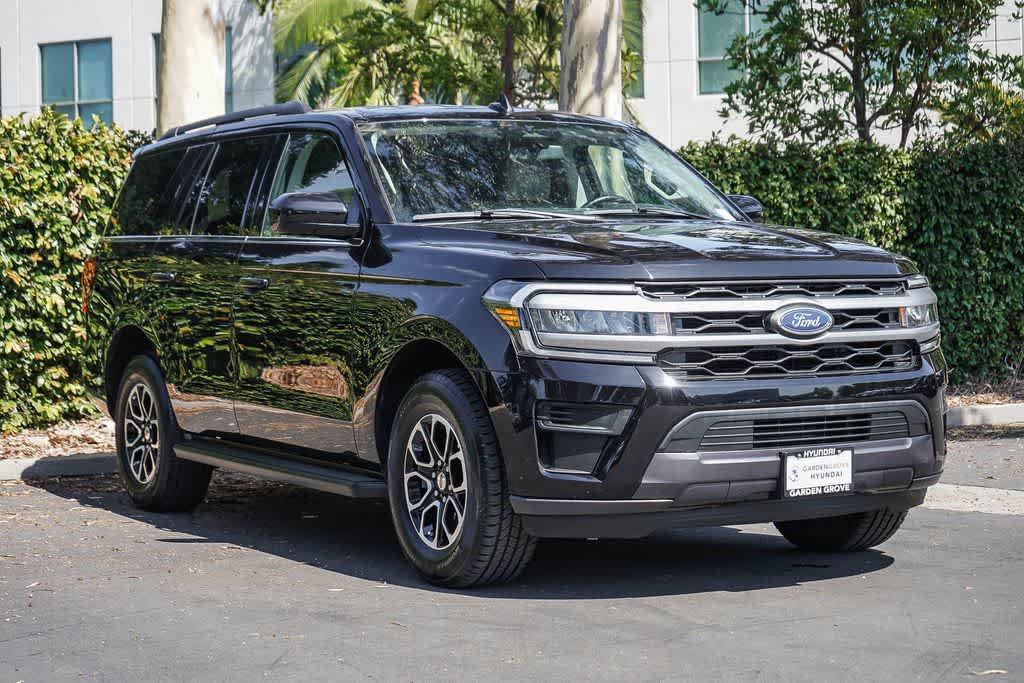 Used 2024 Ford Expedition XLT AWD/4WD image 3