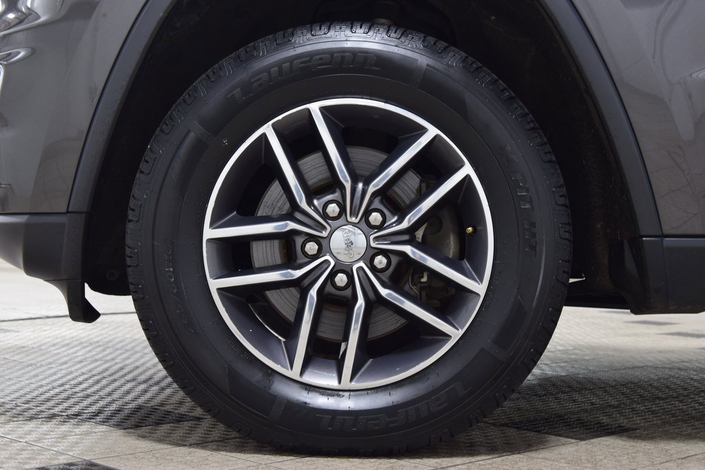 Used 2017 Jeep Grand Cherokee Limited image 29