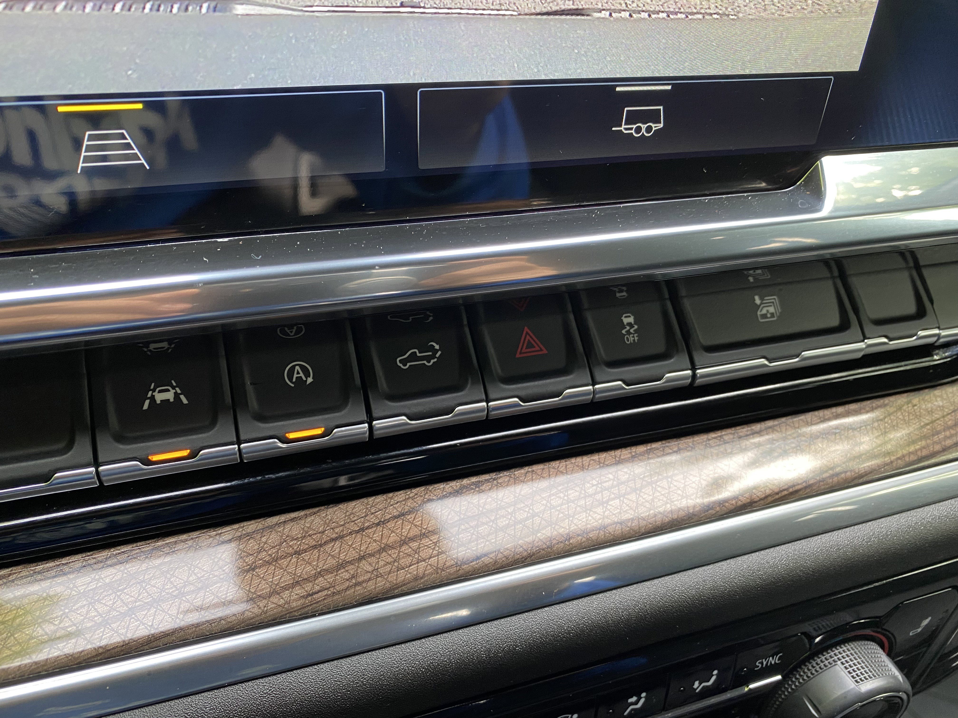 Used 2025 Chevrolet Silverado 1500 LT AWD/4WD image 28