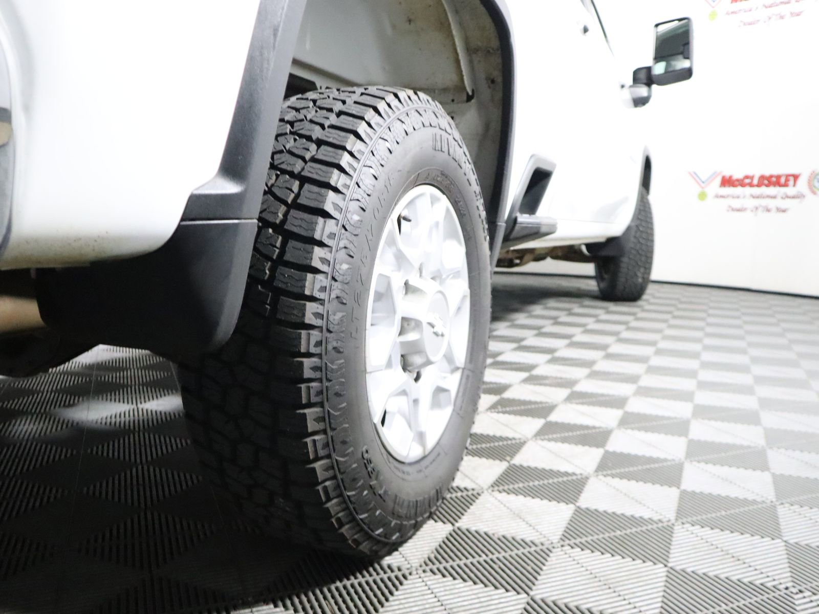 Used 2020 Chevrolet Silverado 2500 LT w/ Z71 Off-Road Package image 7