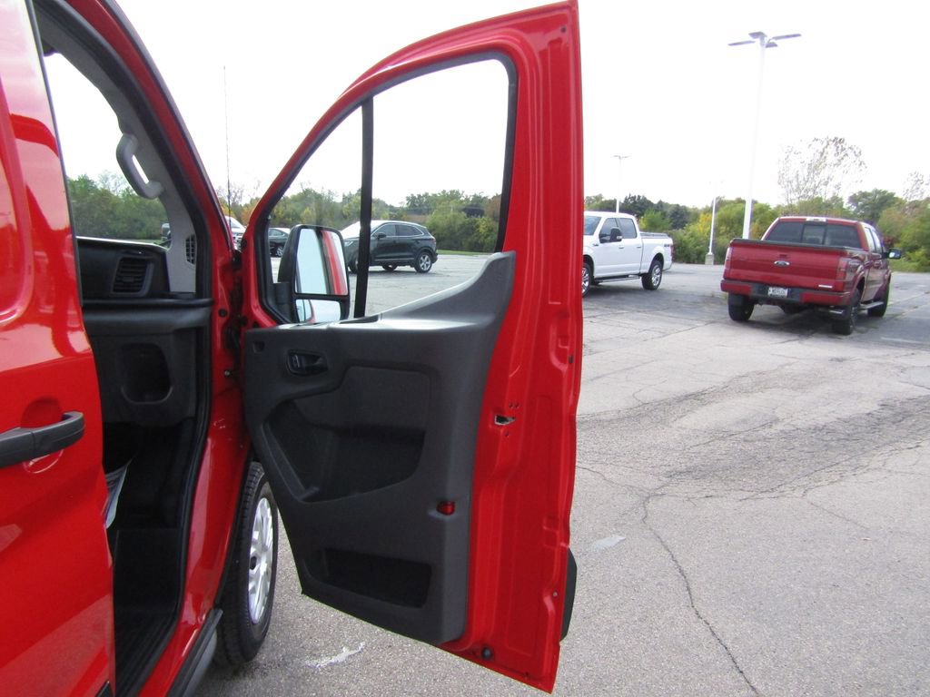 Used 2024 Ford E-Transit Low Roof image 37