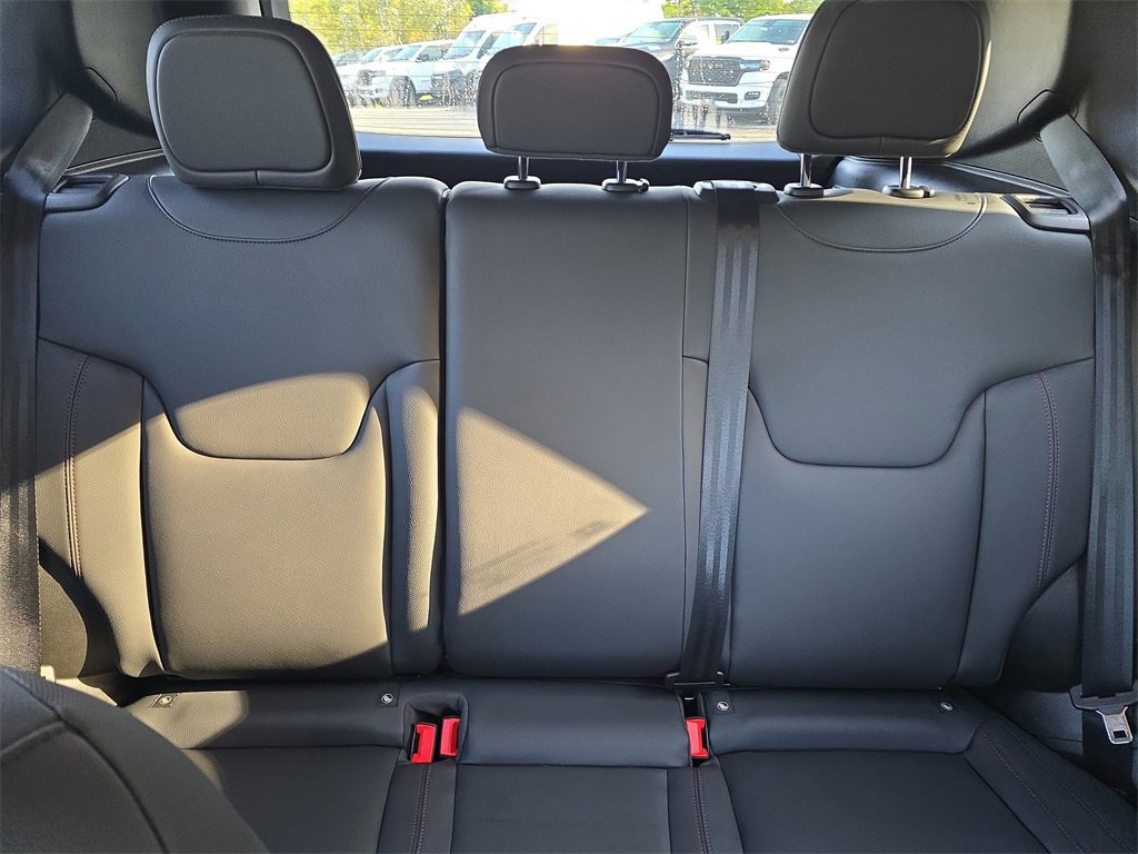 Used 2023 Jeep Renegade Trailhawk w/ Trailhawk Elite Group image 24