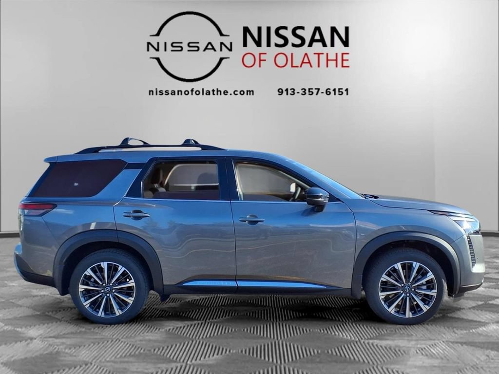 New 2026 Nissan Pathfinder Platinum AWD/4WD image 30