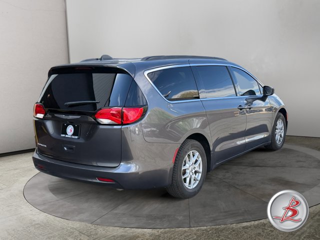 Used 2021 Chrysler Voyager Lxi FWD image 4