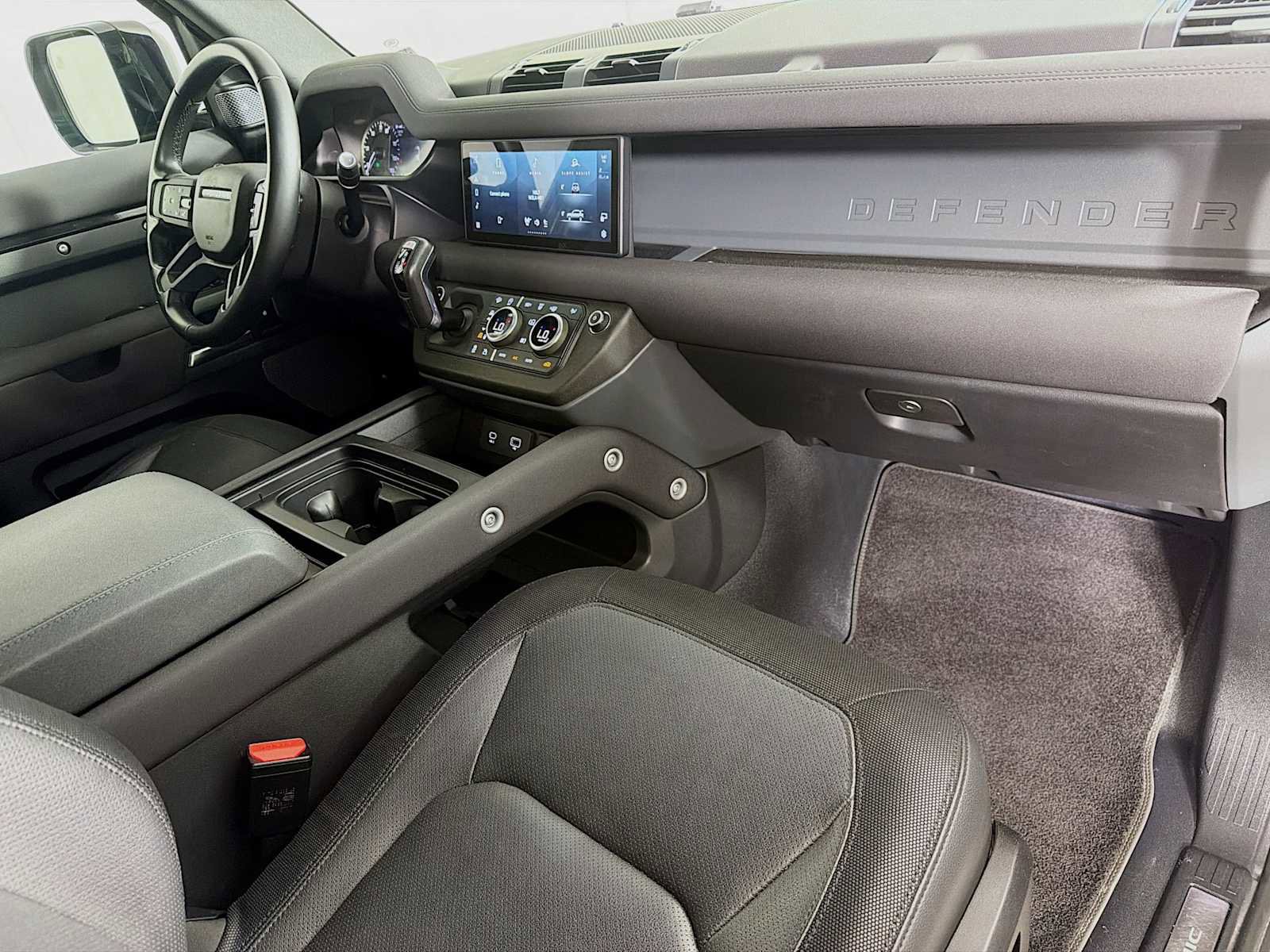 Used 2023 Land Rover Defender 110 X-Dynamic SE AWD/4WD image 28