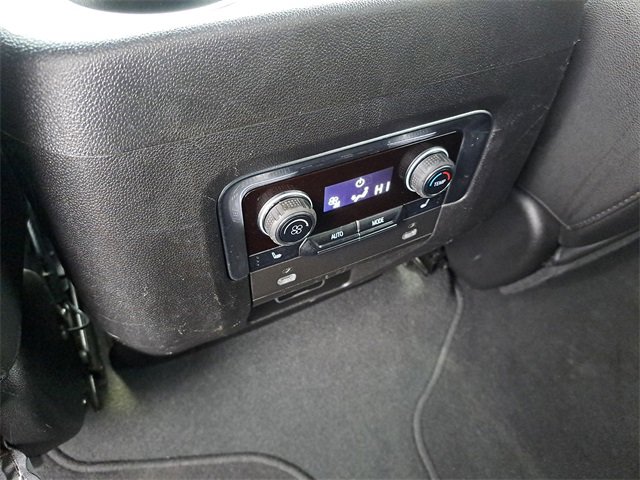 Used 2024 Chevrolet Suburban Premier image 12