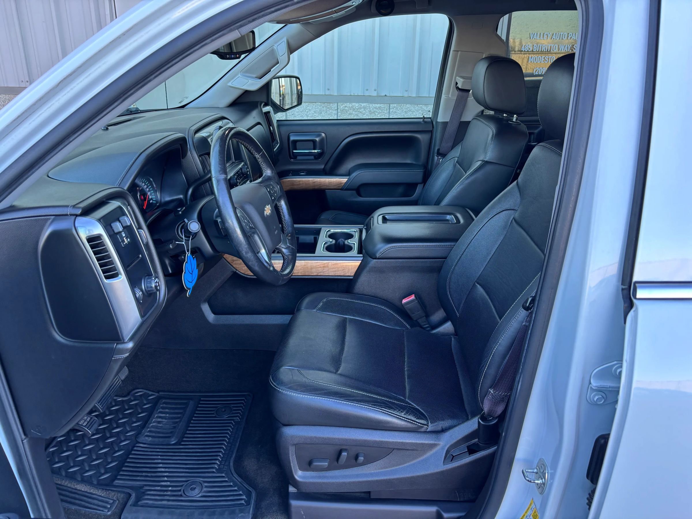 Used 2015 Chevrolet Silverado 1500 LTZ w/ LTZ Plus Package image 9