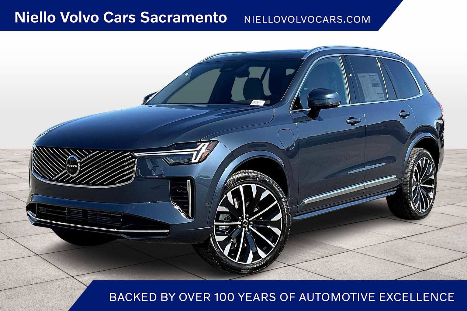 New 2026 Volvo XC90 T8 Plus