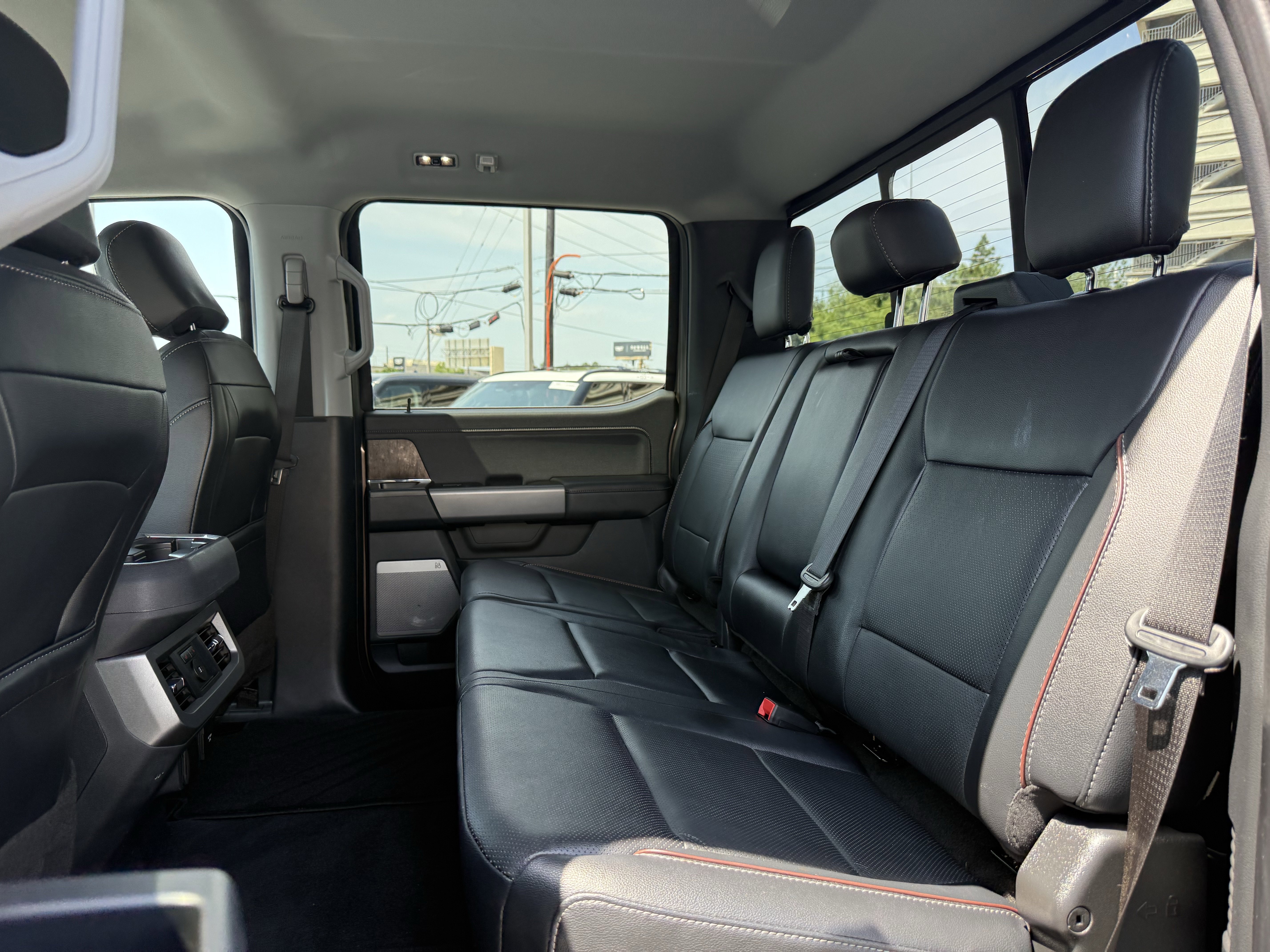 Used 2023 Ford F250 Lariat w/ Lariat Ultimate Package AWD/4WD image 17