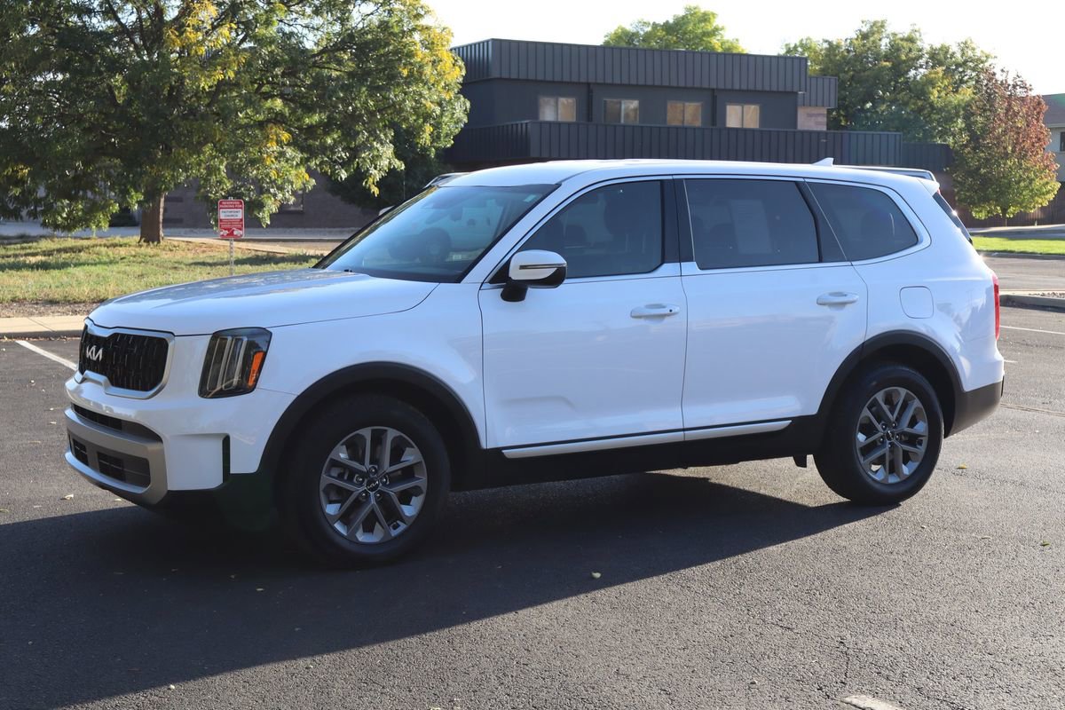 Used 2023 Kia Telluride LX image 10
