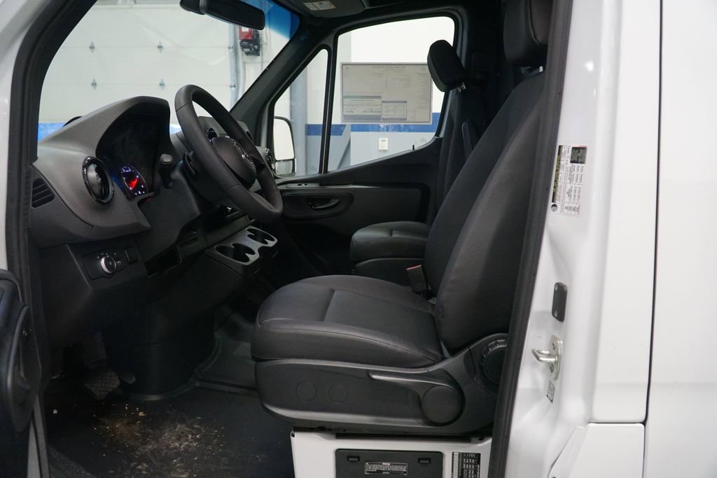 New 2025 Mercedes-Benz Sprinter 2500 image 10