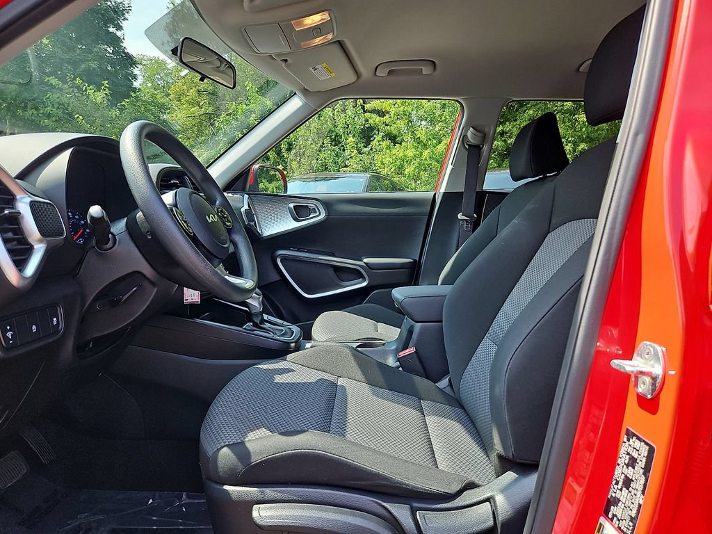 Certified 2022 Kia Soul LX FWD image 14