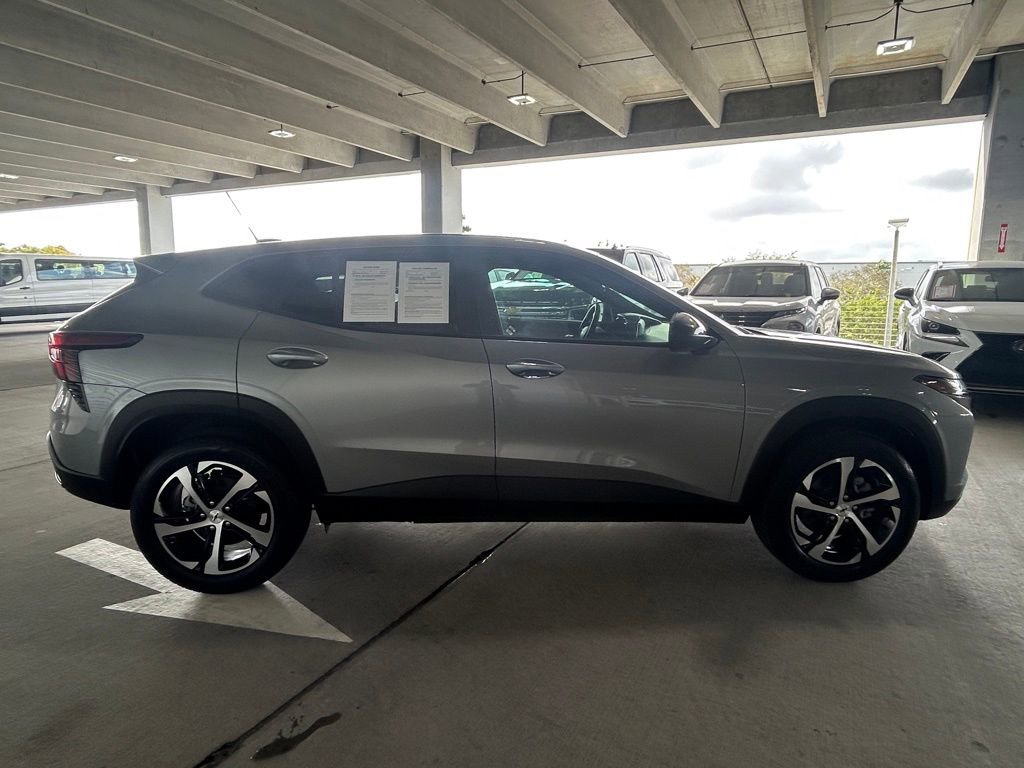 Used 2024 Chevrolet Trax RS w/ Driver Confidence Package image 6