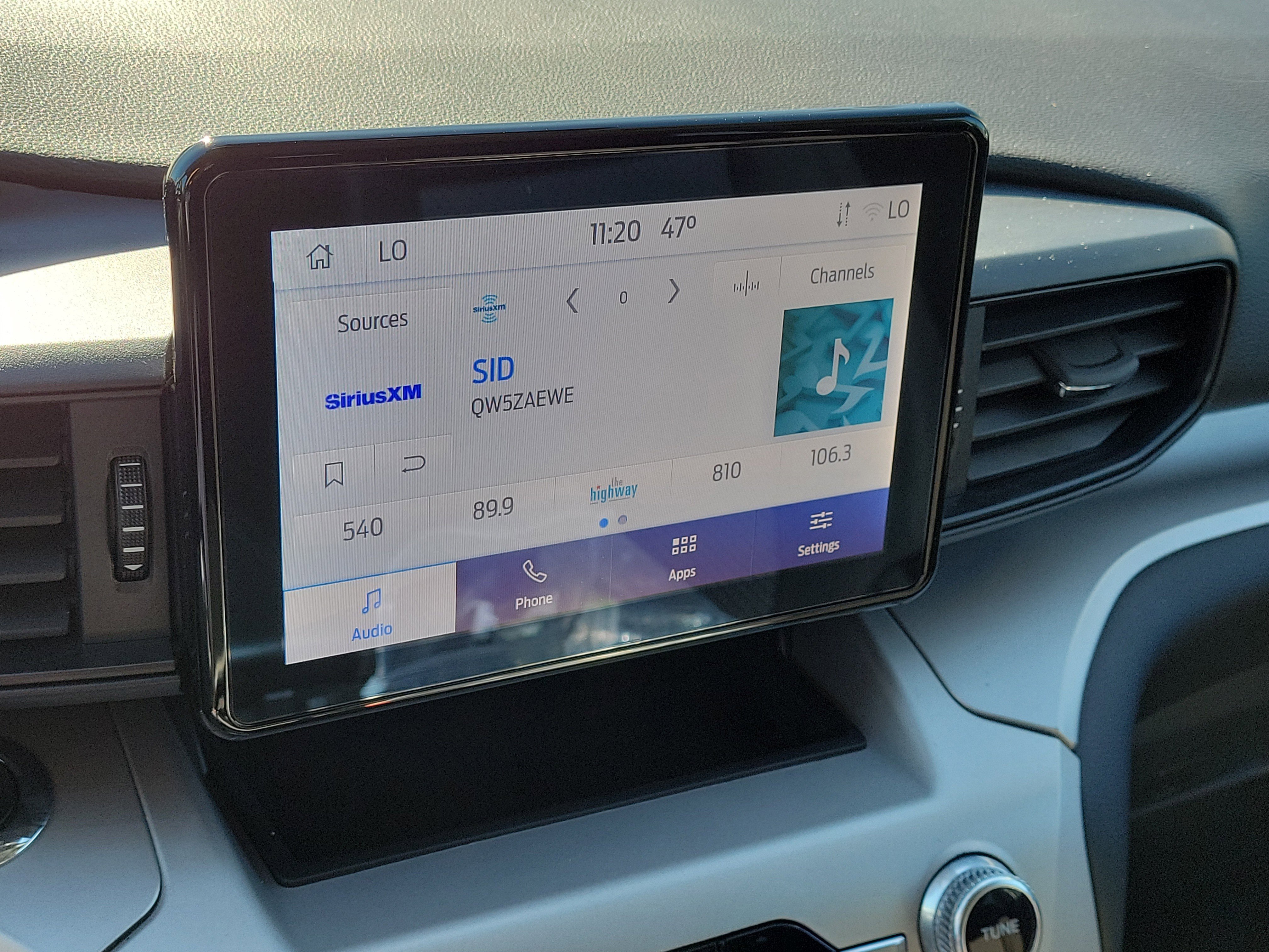 Used 2022 Ford Explorer XLT image 18