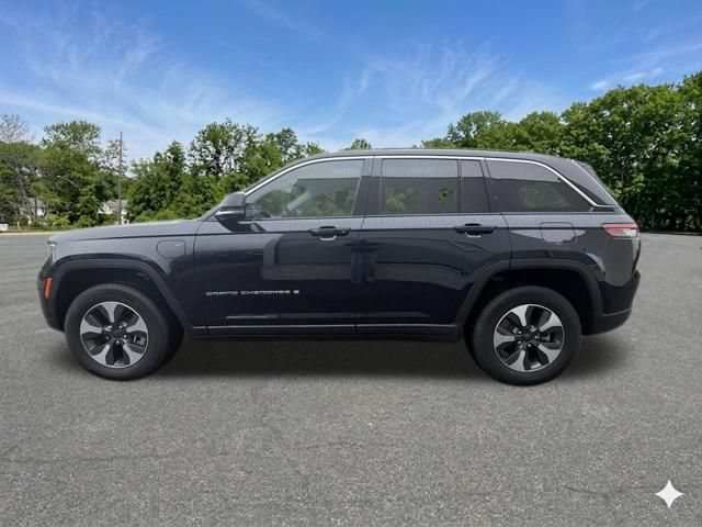 Used 2022 Jeep Grand Cherokee Limited 4xe w/ Luxury Tech Group II AWD/4WD image 5