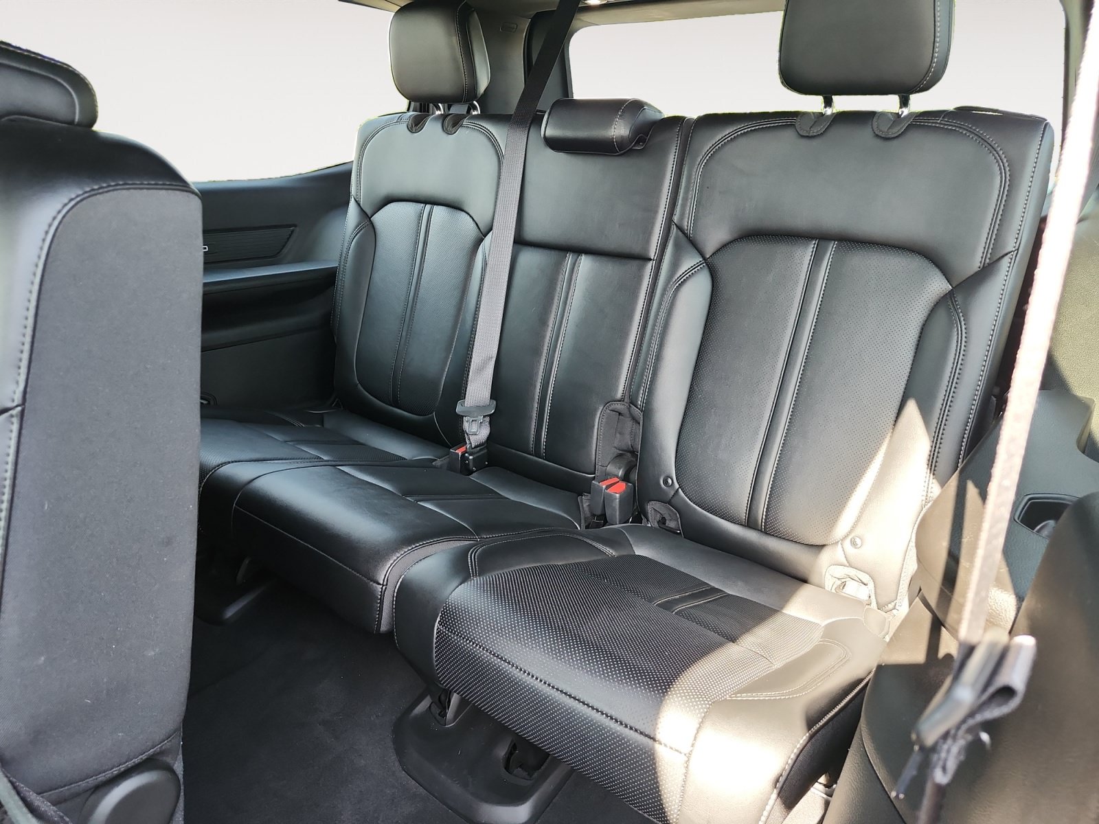 Used 2024 Jeep Wagoneer Series II w/ Flexible Seating Group AWD/4WD image 15