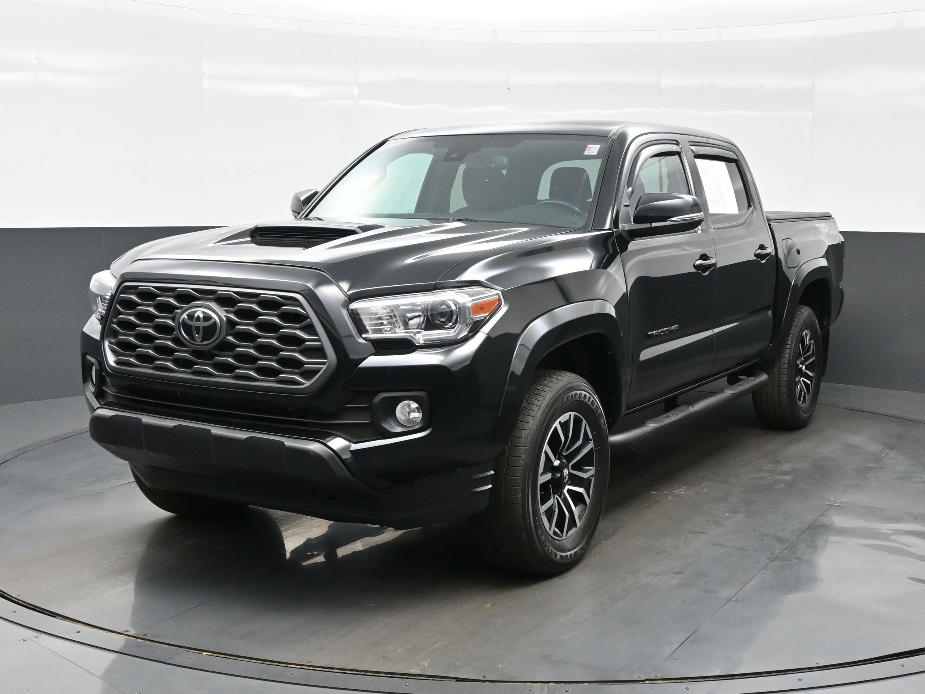 Used 2020 Toyota Tacoma TRD Sport image 1