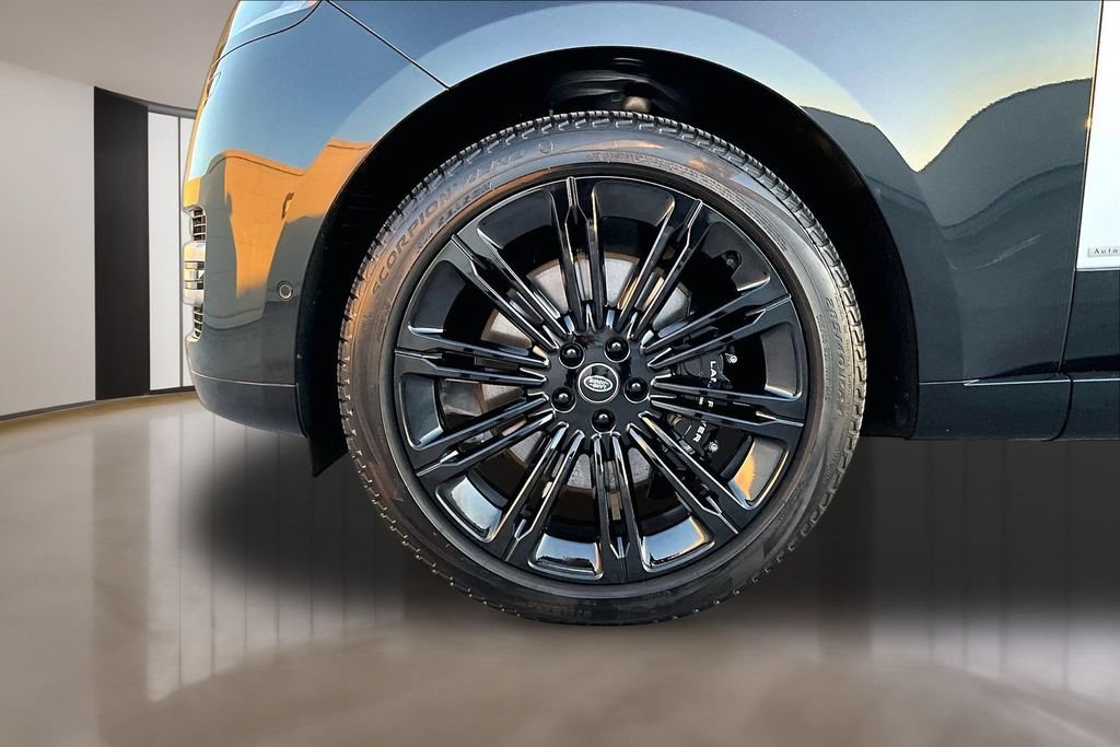 Certified 2024 Land Rover Range Rover Long Wheelbase Autobiography AWD/4WD image 34