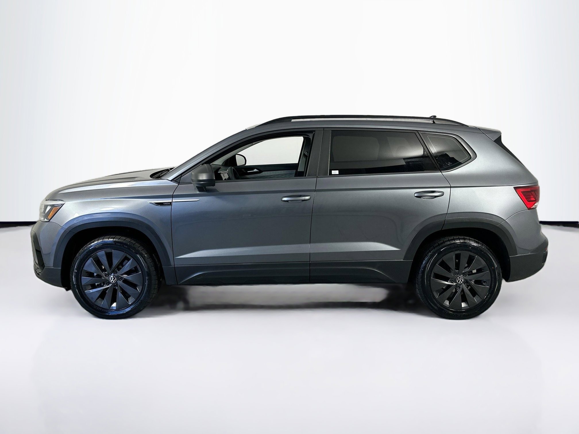 Used 2022 Volkswagen Taos S FWD image 8
