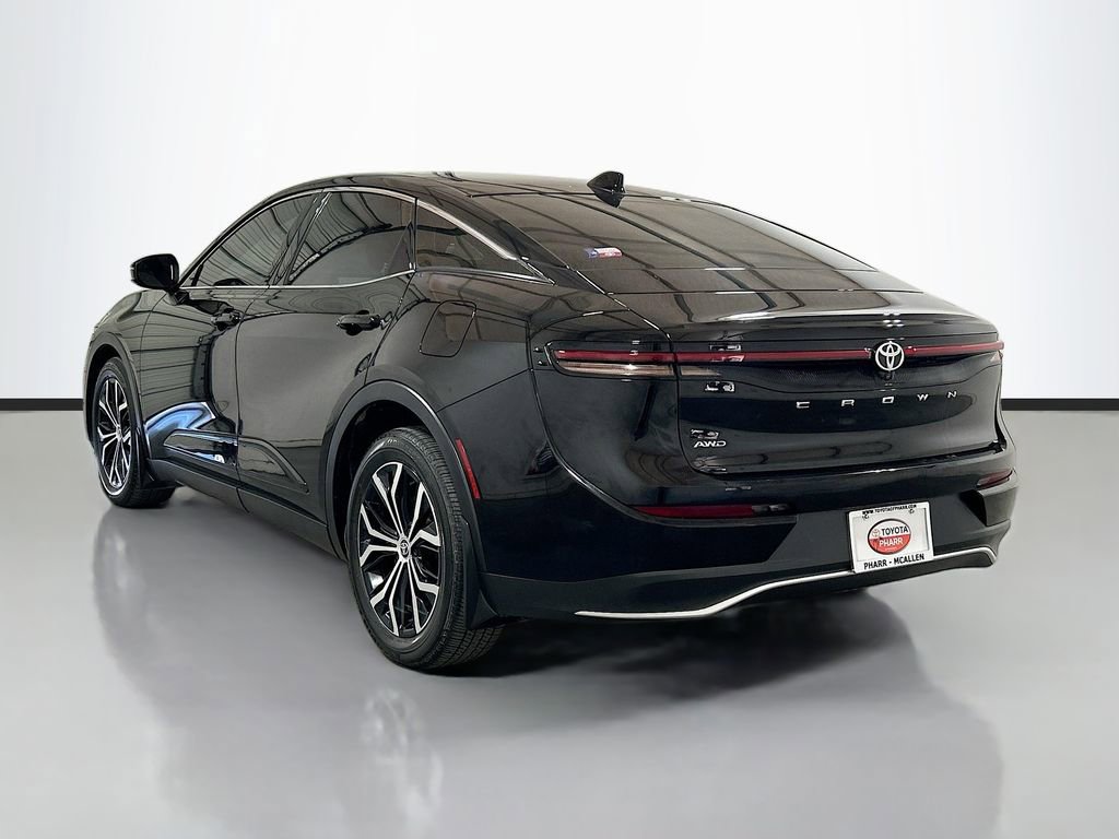 Used 2023 Toyota Crown XLE image 6