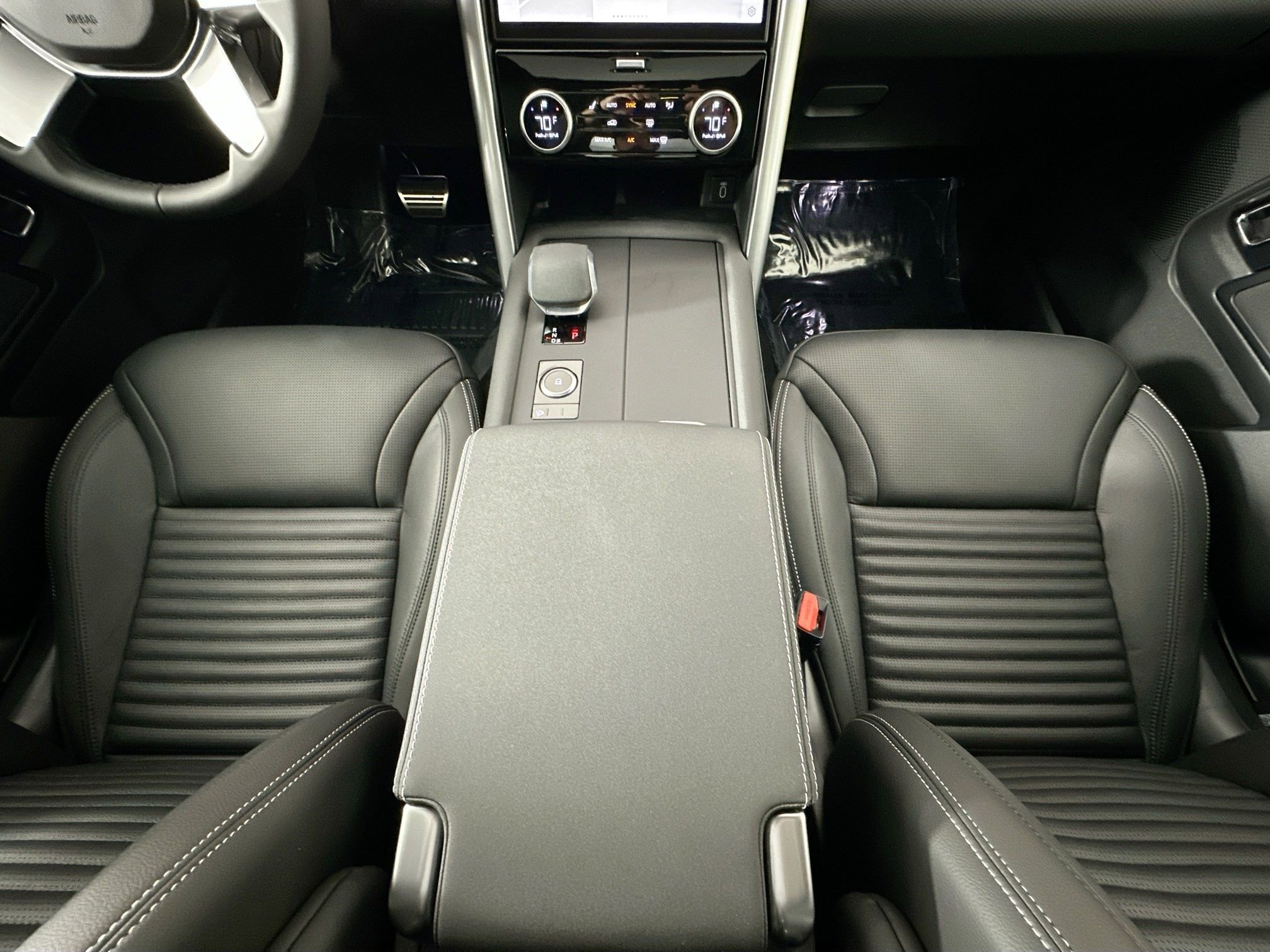 Used 2026 Land Rover Discovery Limited Edition image 22