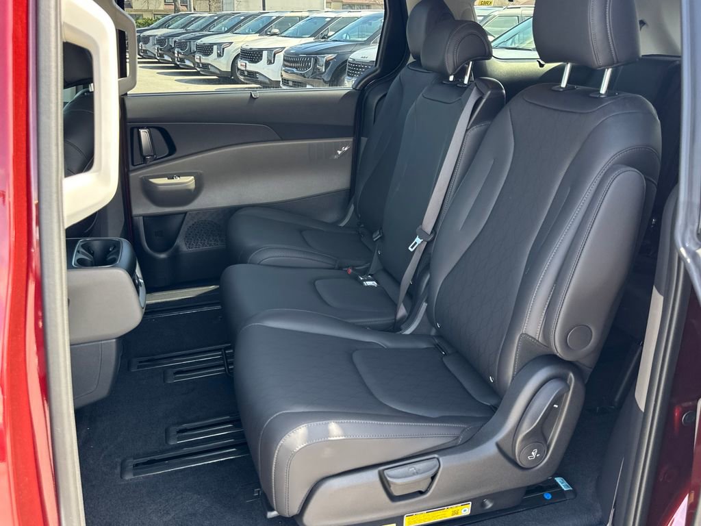 New 2026 Kia Carnival EX image 14