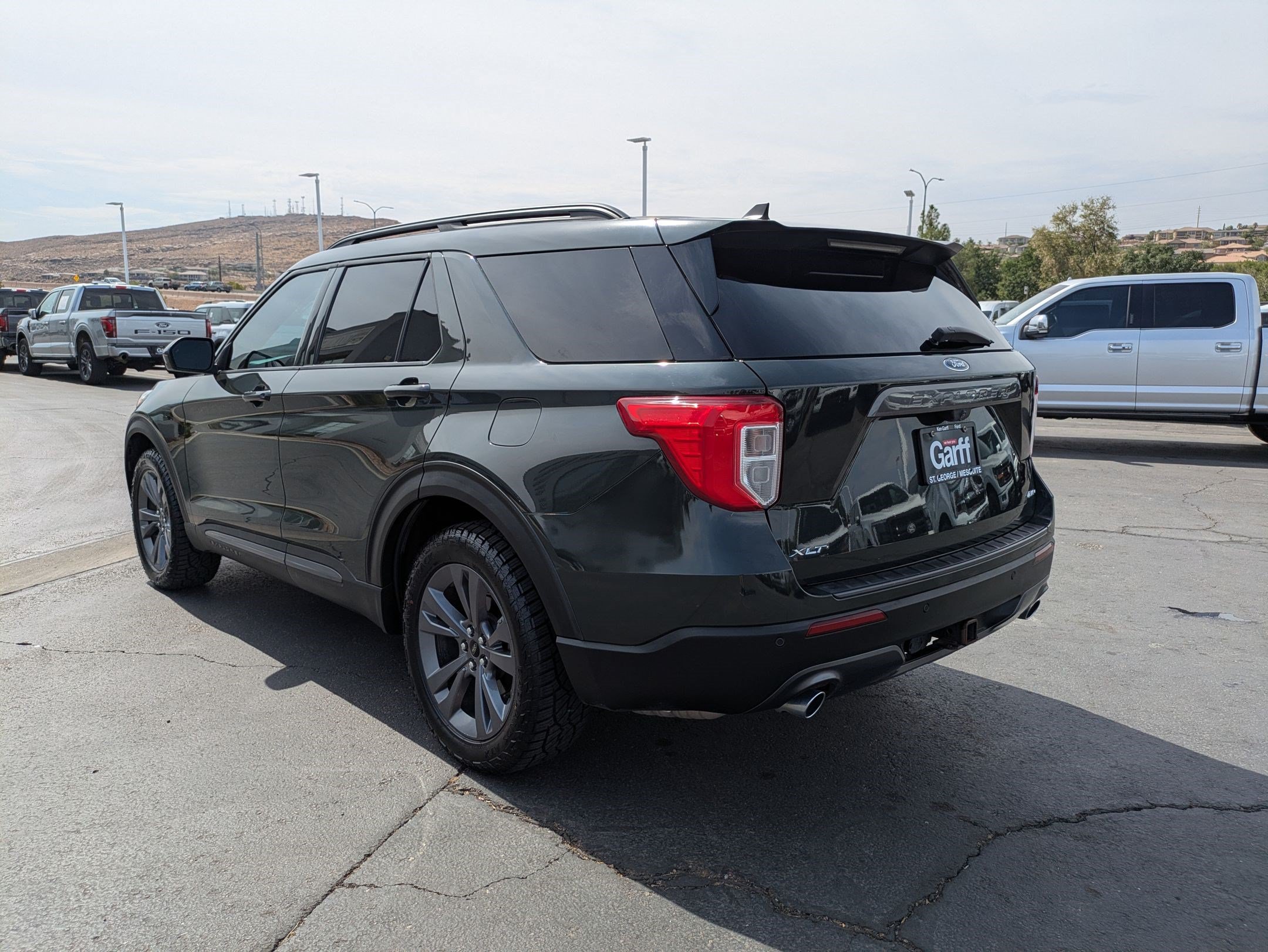 Used 2022 Ford Explorer XLT w/ Equipment Group 202A AWD/4WD image 6