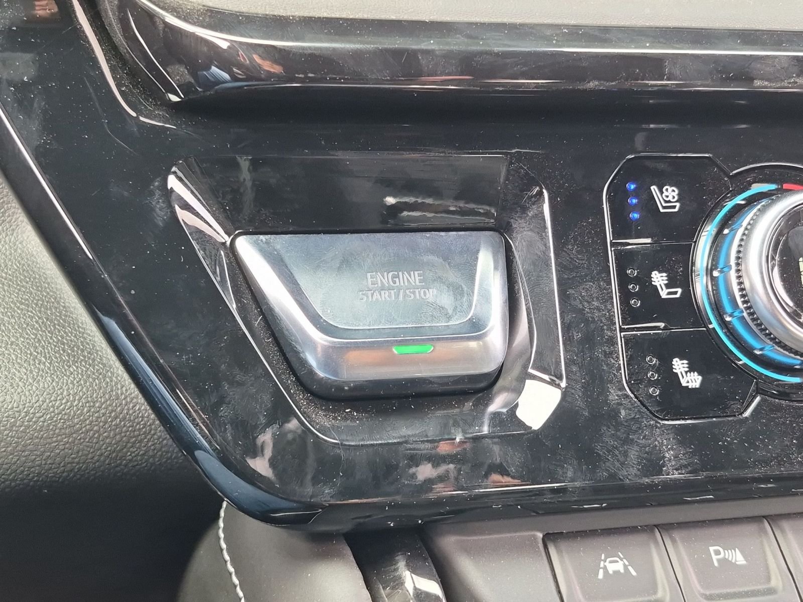 New 2026 GMC Sierra 1500 AT4X AWD/4WD image 16