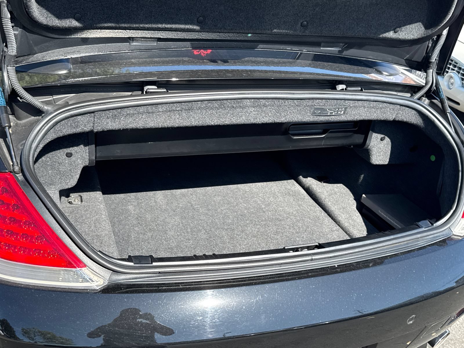 Used 2006 BMW 650i Convertible RWD image 6