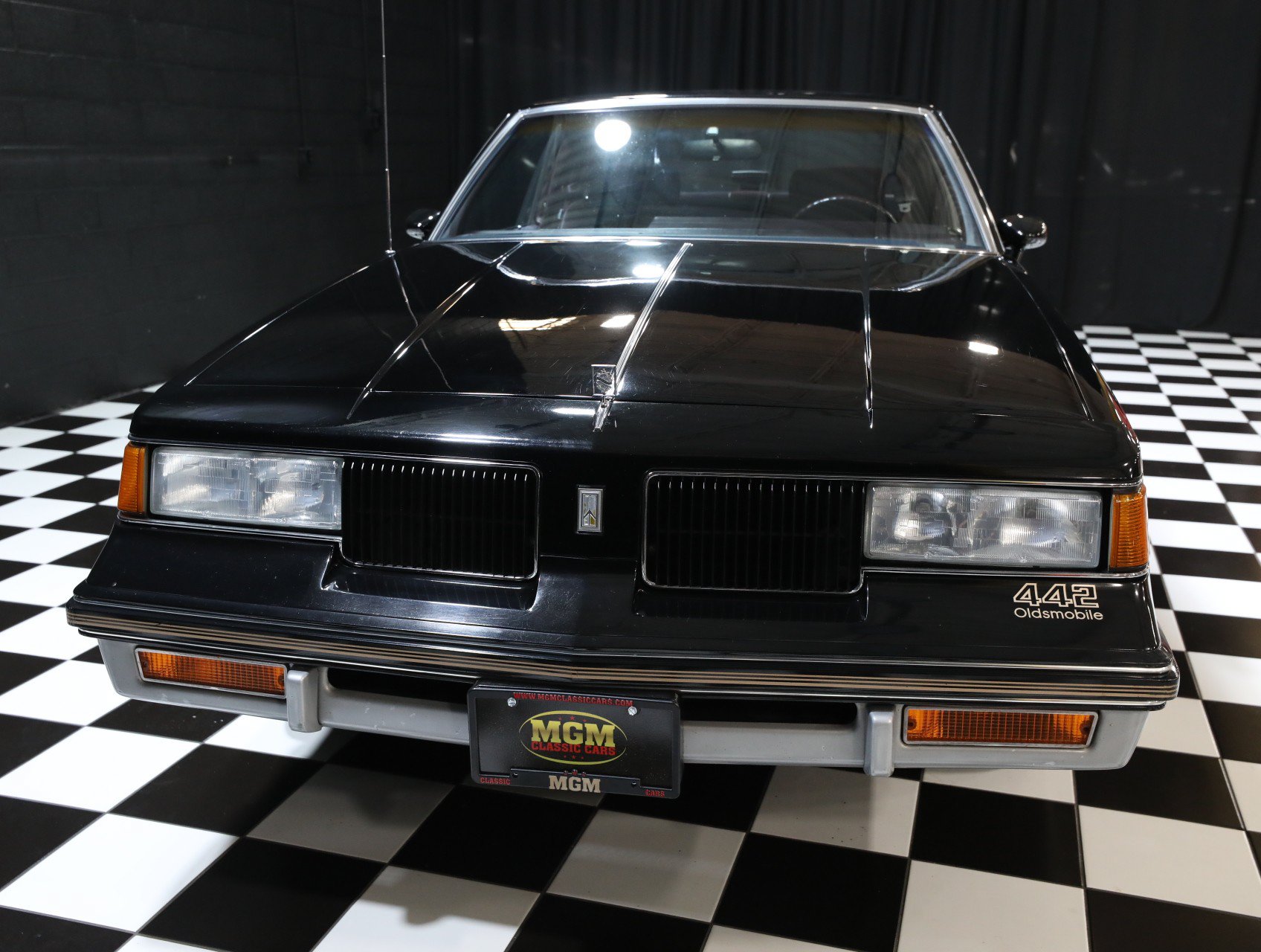 Used 1987 Oldsmobile Cutlass Supreme Salon RWD image 11