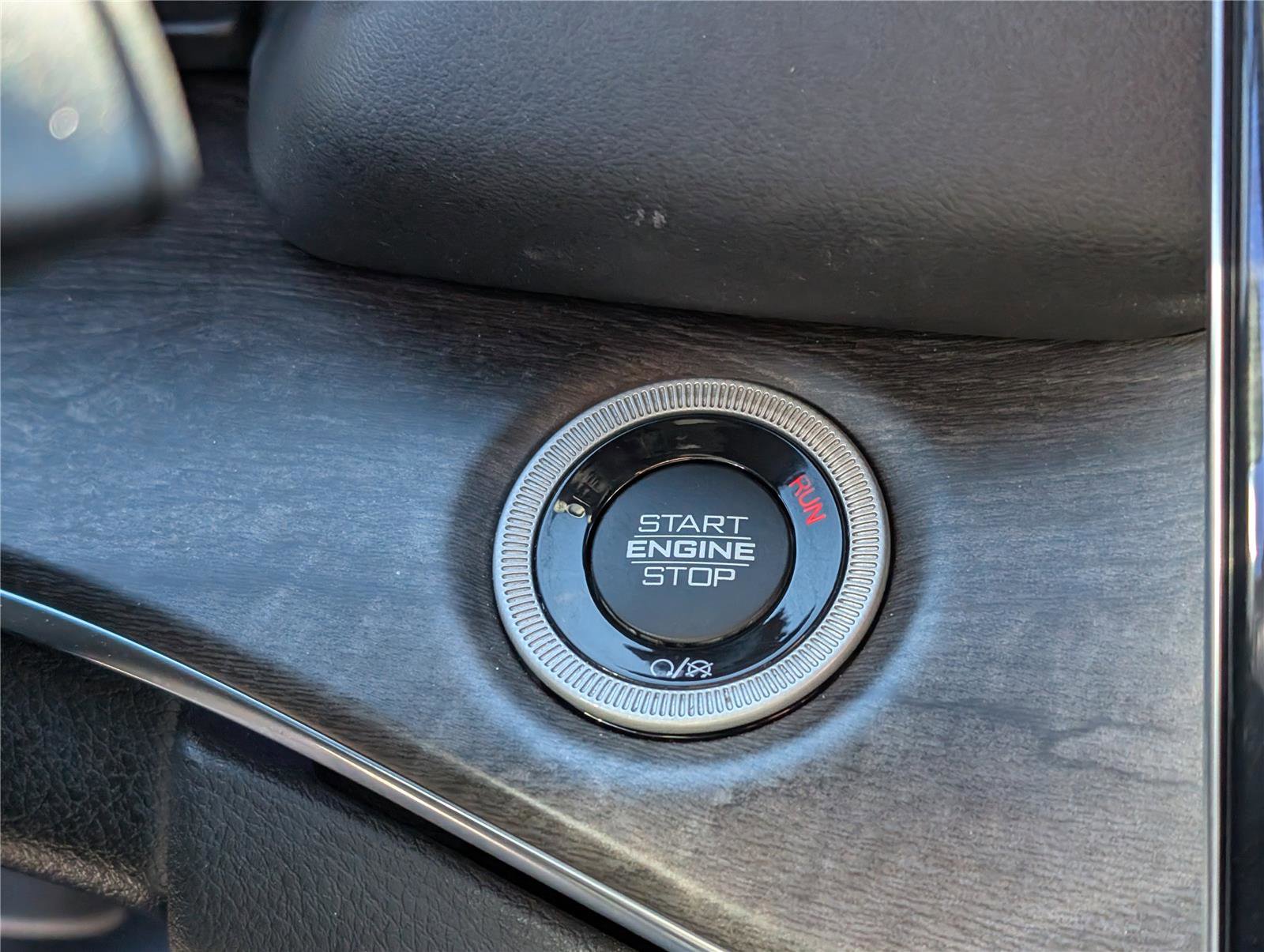 Used 2023 Jeep Grand Cherokee Overland w/ Advanced Protech Group III image 26