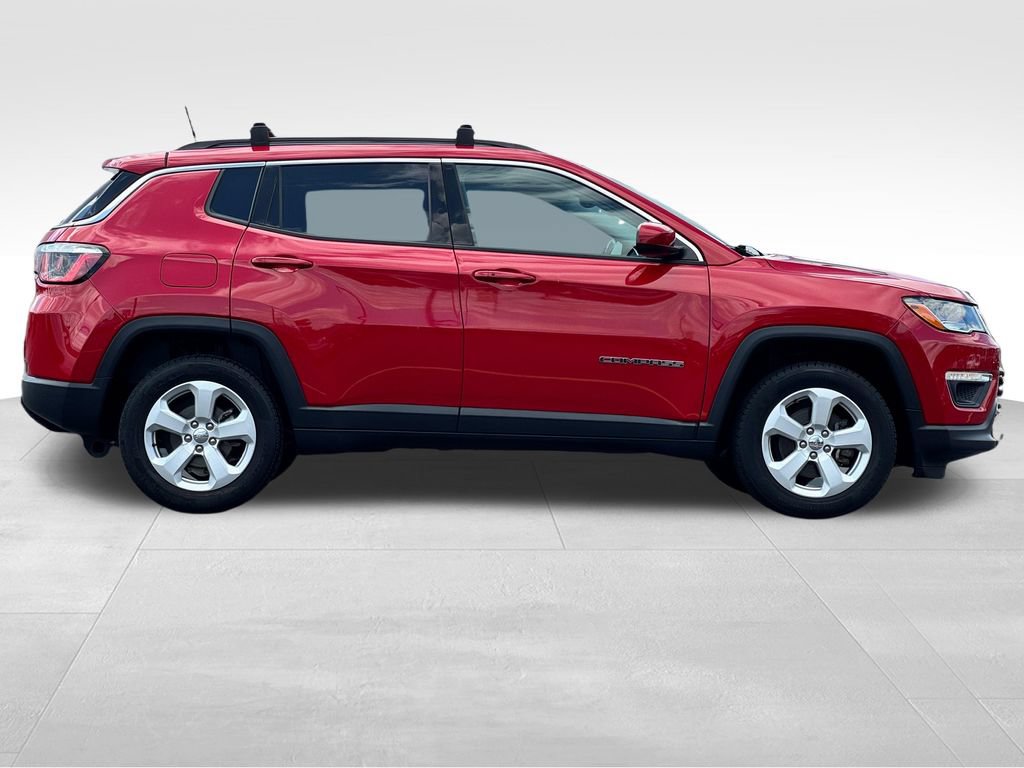 Used 2018 Jeep Compass Latitude w/ Popular Equipment Group AWD/4WD image 8