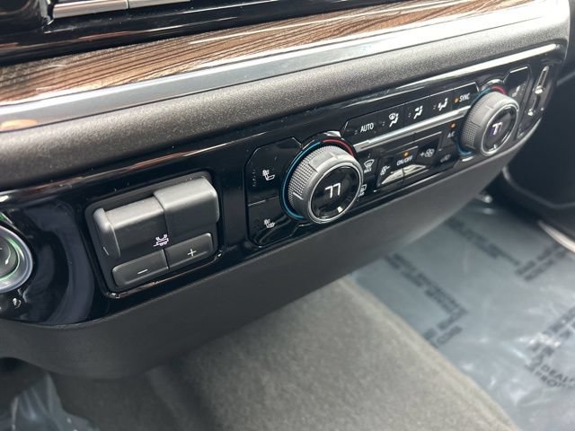 Used 2025 Chevrolet Silverado 1500 LT AWD/4WD image 19