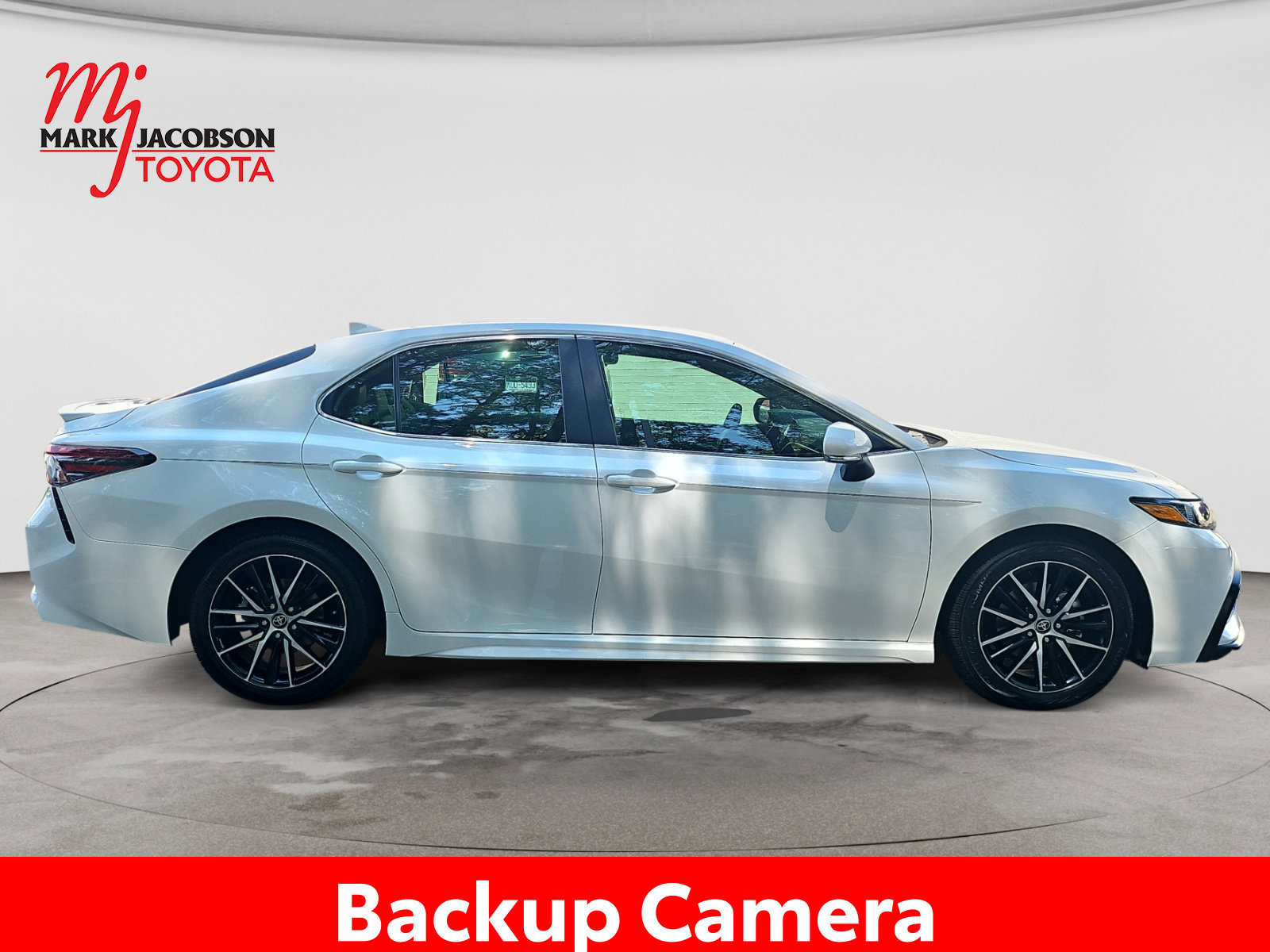 Used 2023 Toyota Camry SE FWD image 7