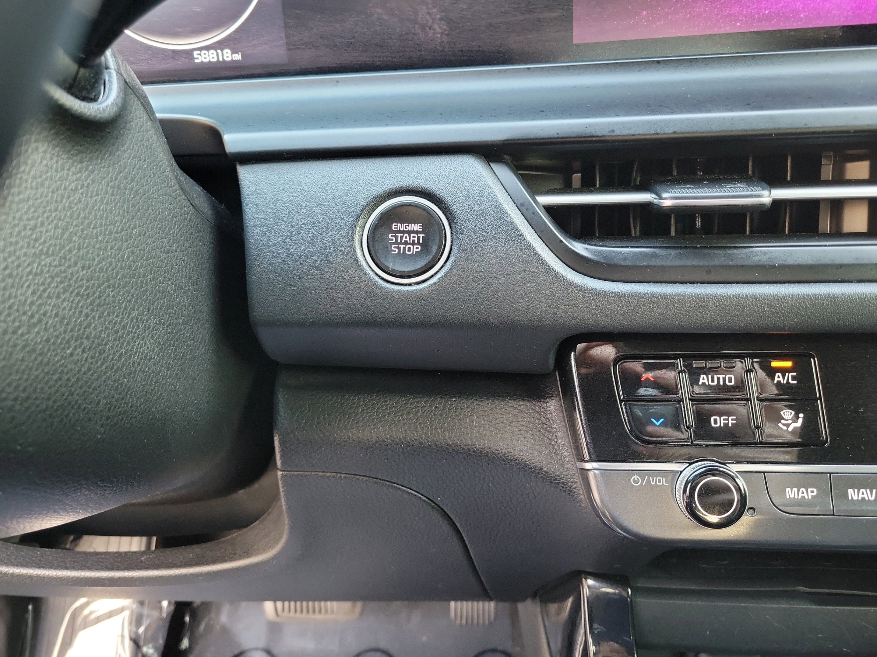 Certified 2024 Kia Seltos EX FWD image 20