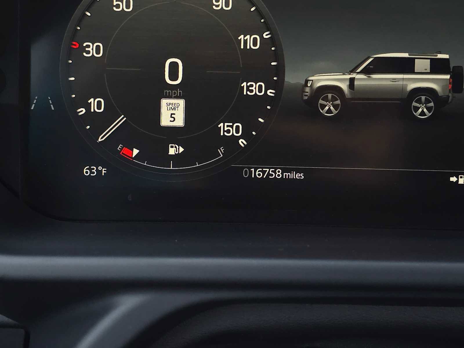 Certified 2024 Land Rover Defender 90 V8 image 25