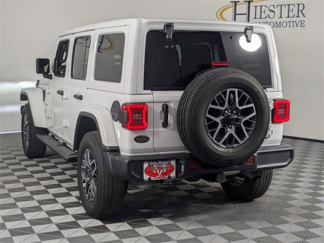 Used 2024 Jeep Wrangler Sahara w/ Technology Group image 5