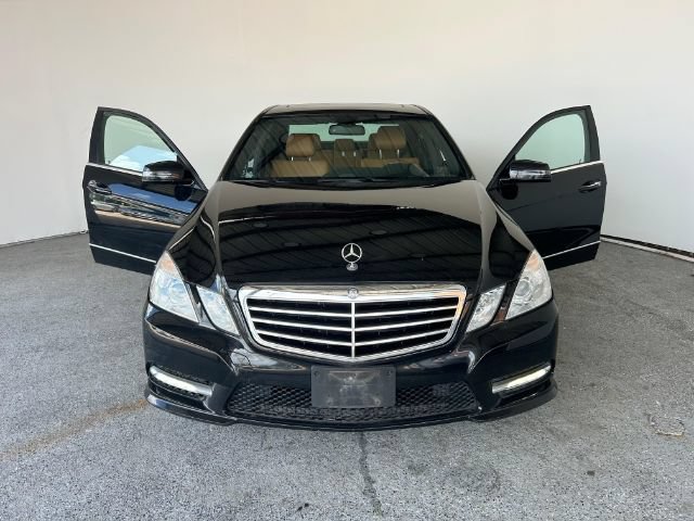 Used 2013 Mercedes-Benz E 350 4MATIC Sedan image 4