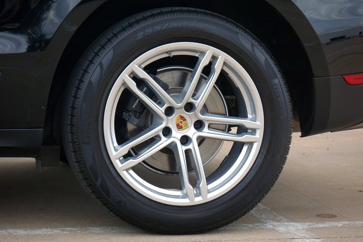 Used 2019 Porsche Macan AWD/4WD image 26