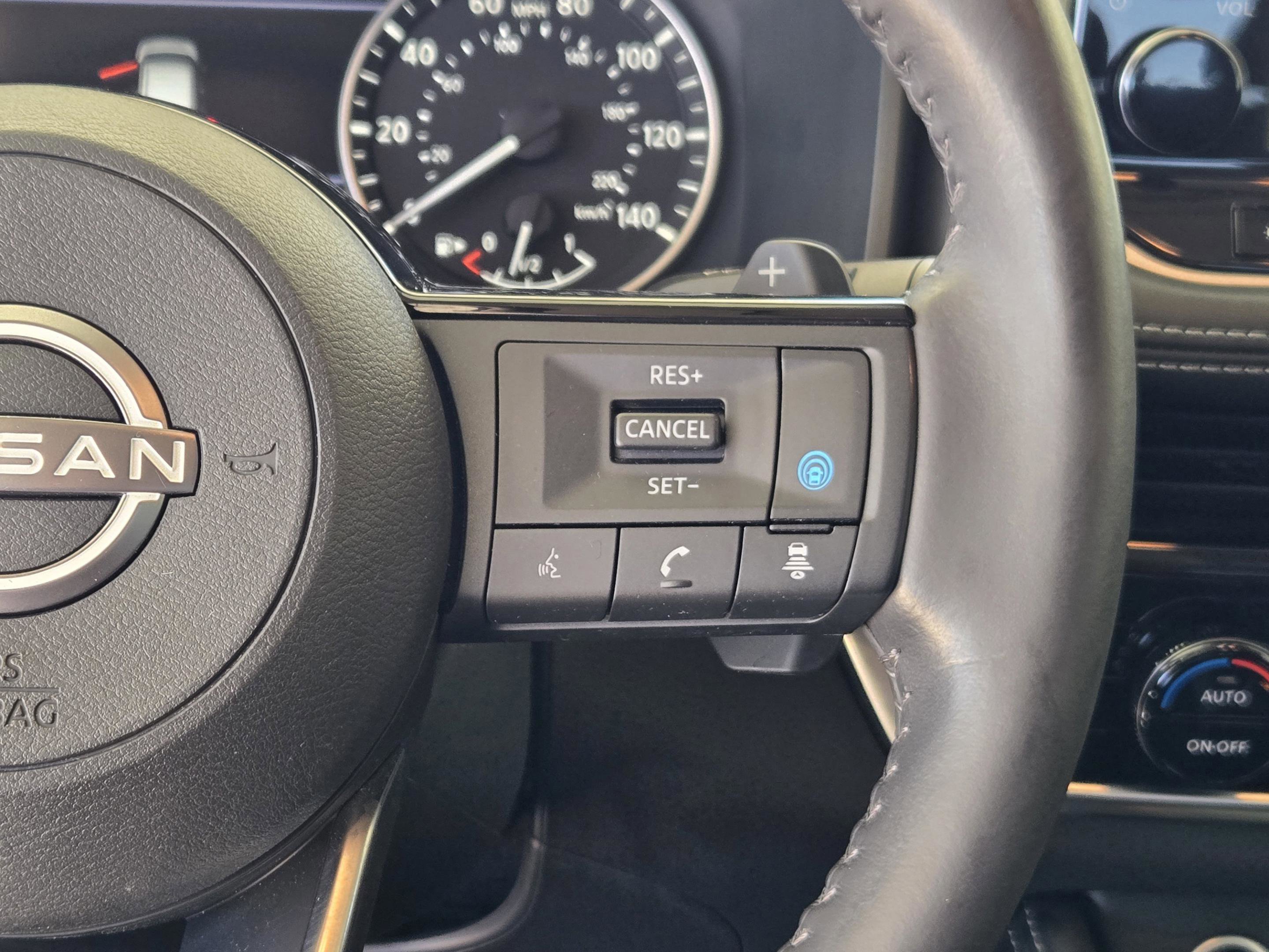 Used 2023 Nissan Rogue SL w/ SL Premium Package image 30